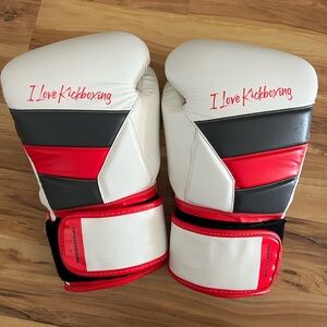 iLoveKickboxing Boxing Gloves